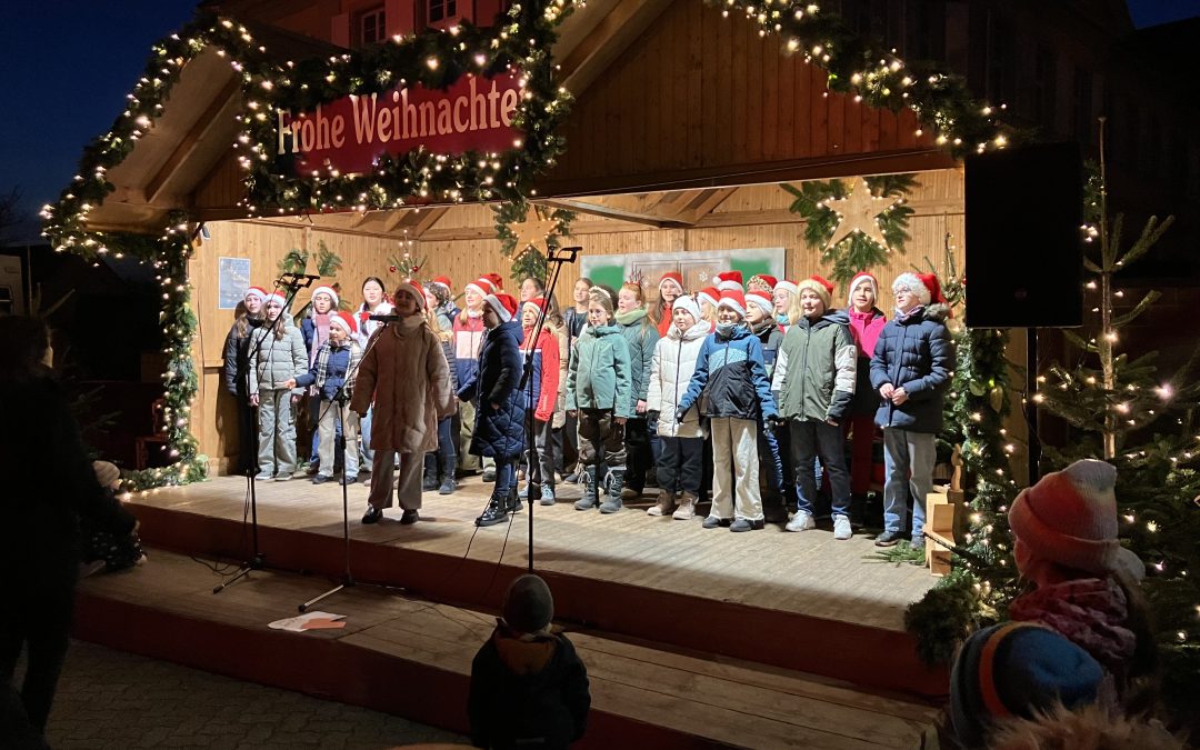 Musicalkids begeistern auf dem Weihnachtsmarkt