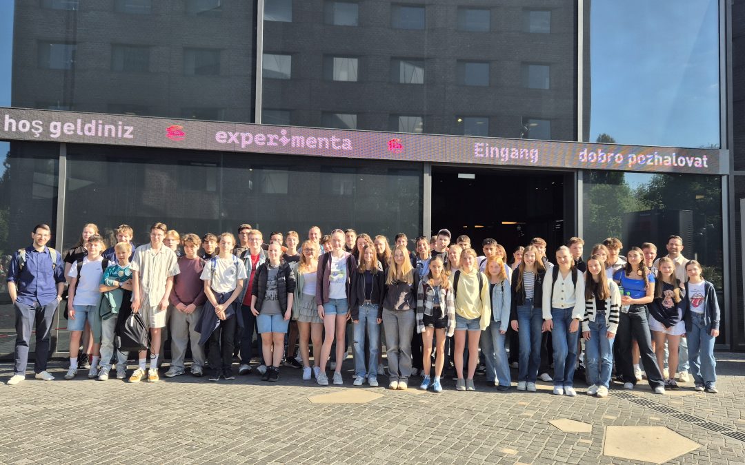 Ausflug der Klassen 9b und 9c zur Experimenta