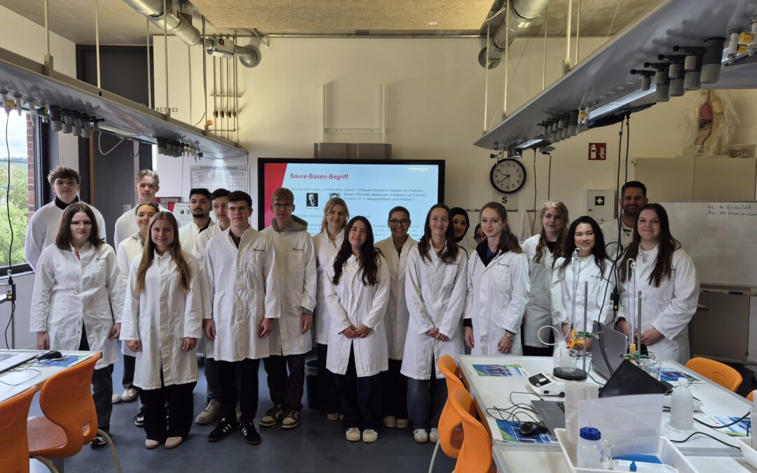 Chemie Basiskurs besucht die experimenta